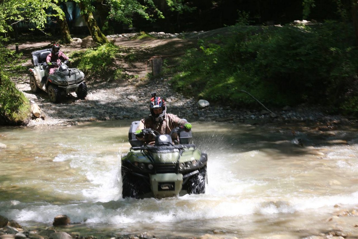 Тур на квадроциклах в Махачкале по Сухому и Мокрому каньонам kvadrockli-krasnaya-polyana-suhoi-kanion23 Тур на квадроциклах в Махачкале по Сухому и Мокрому каньонам