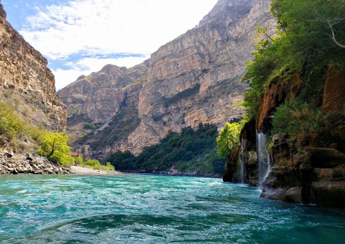 Экскурсия прогулка на катере по Сулакскому каньону
