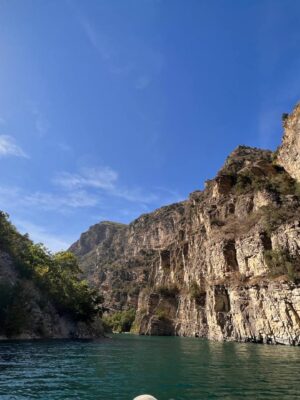 Прогулка на спортивном катере по Чиркейскому водохранилищу. 4 Ущелья.
